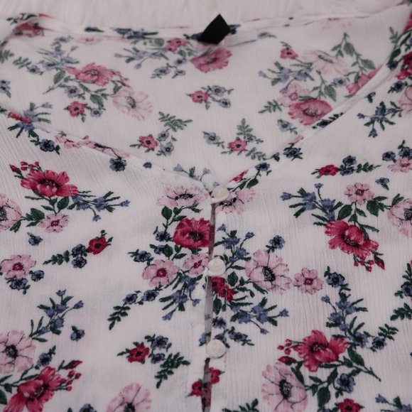 2/$20 H&M long sleeve cropped white floral top b6 - Picture 4 of 7